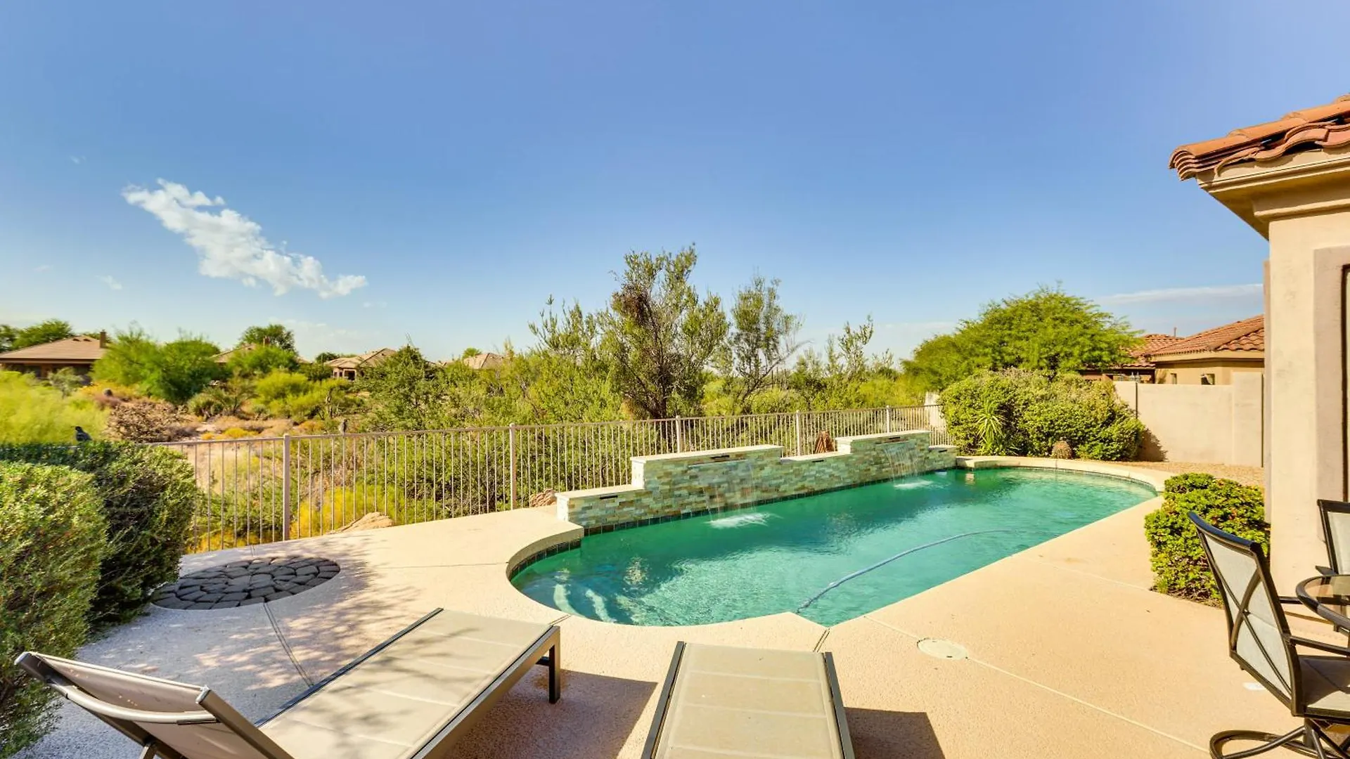 Golf Course Views And Patio Quiet Scottsdale Home